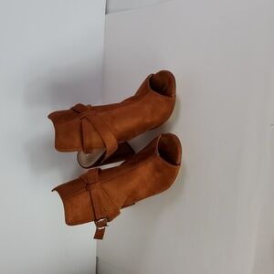 SHe&IN Peep Toe Faux Sued Women's  Heels  Tan Size 42/10
